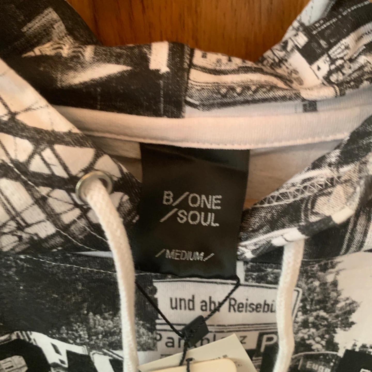 BONE SOUL 半袖パーカー Mサイズの写真3枚目