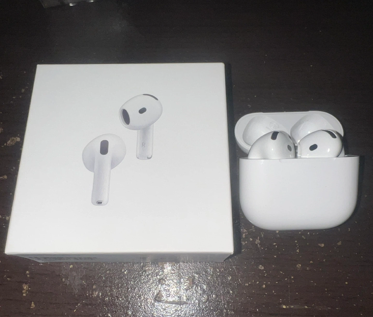アップル AirPods 4 ANC搭載