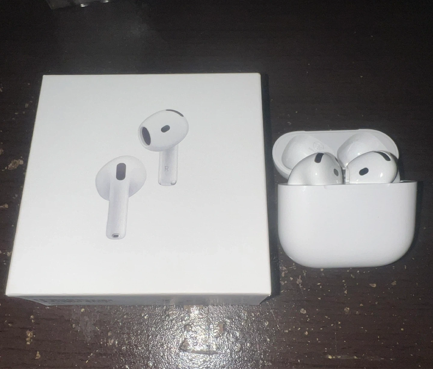 アップル AirPods 4 ANC搭載