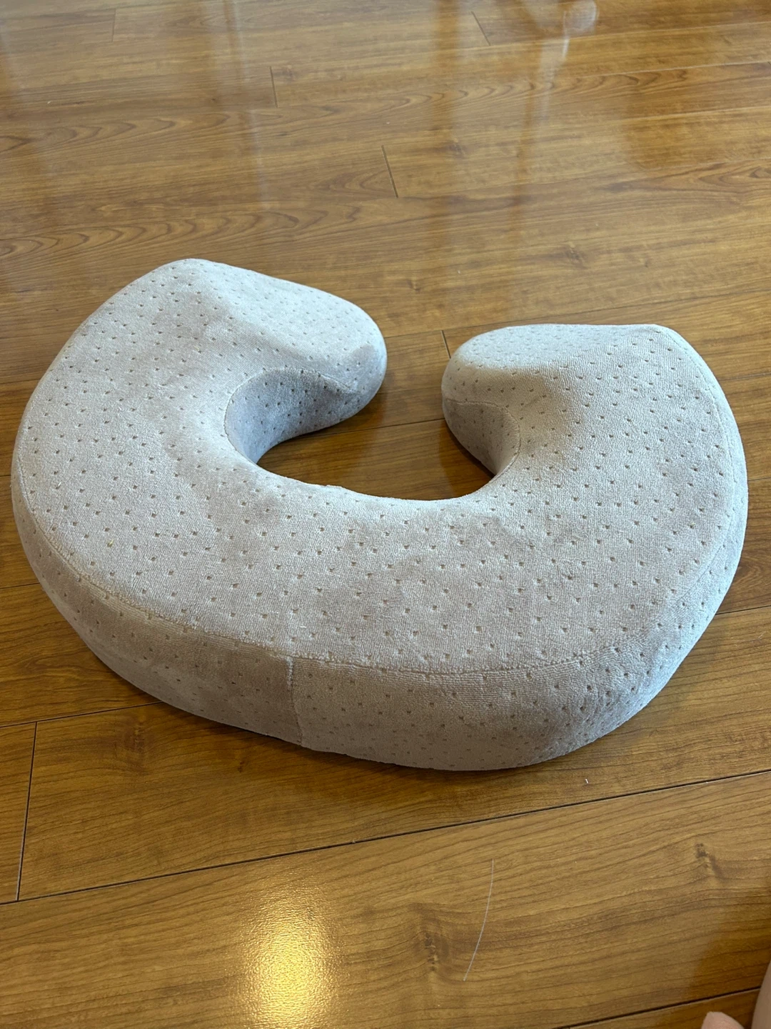 産後ママ向け 快適U字クッションの写真2枚目