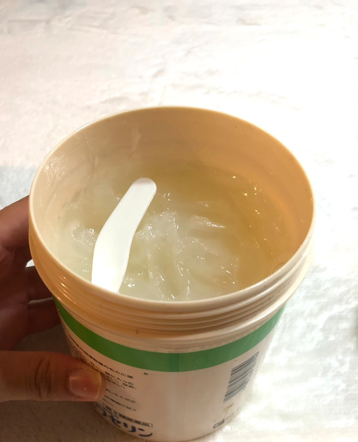 ✨🌟健栄製薬の白色ワセリン500gです。手足 のヒビやアカギレ、皮膚の保護にお使い いただけます。の写真4枚目