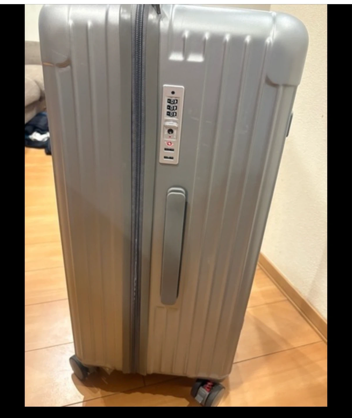 リモワ風 スーツケース シルバー26インチの写真2枚目