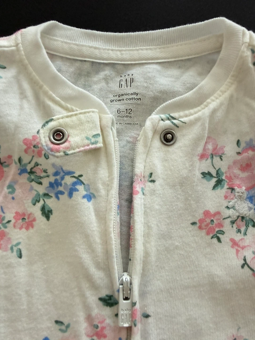 【ほぼ未使用】👶GAP 薄手ロンパース(チャック式)花柄 6-12ヶ月の写真2枚目