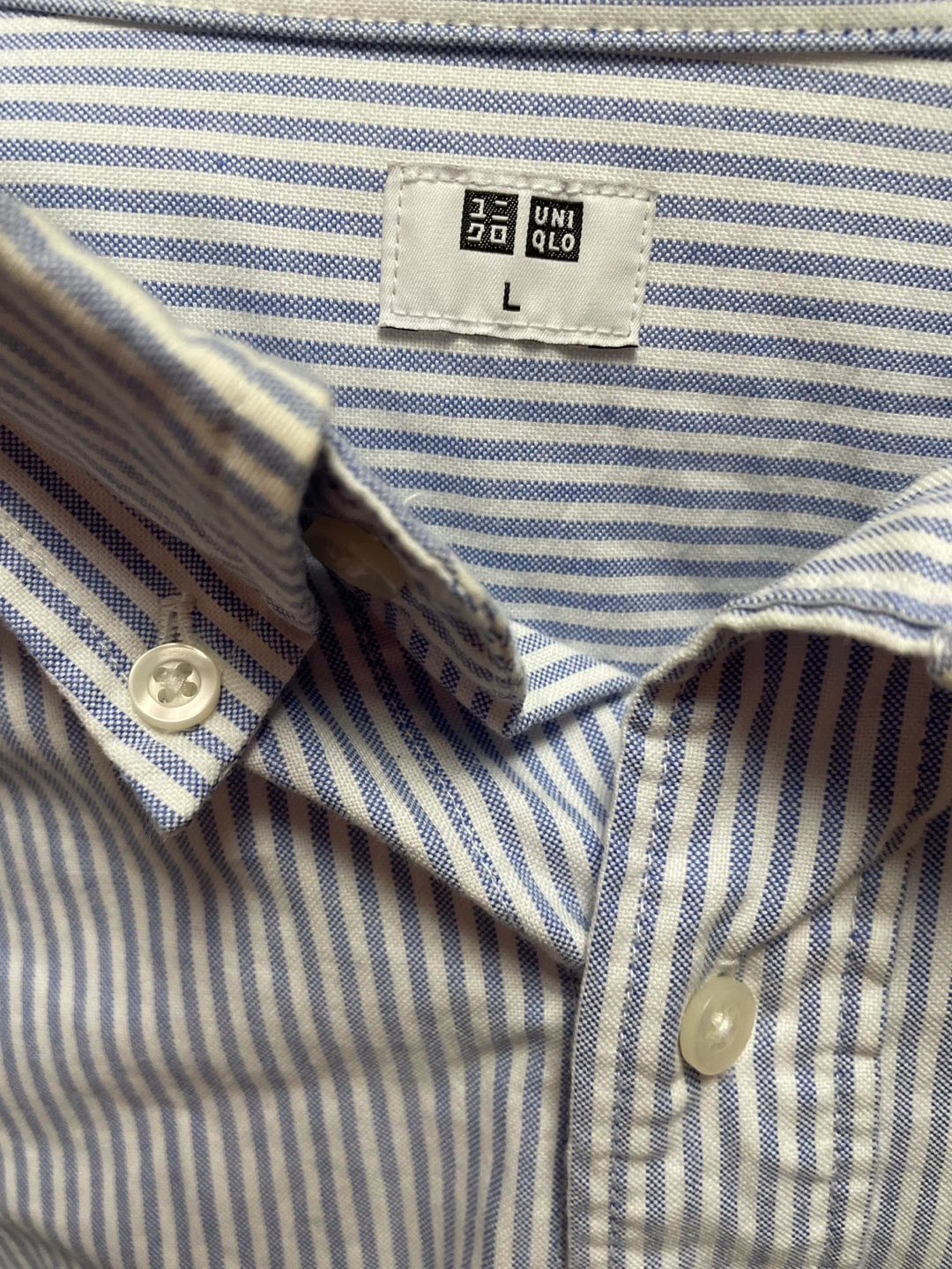 ユニクロ(UNIQLO)の「オックスフォードストライプシャツ(長袖)」ですの写真2枚目