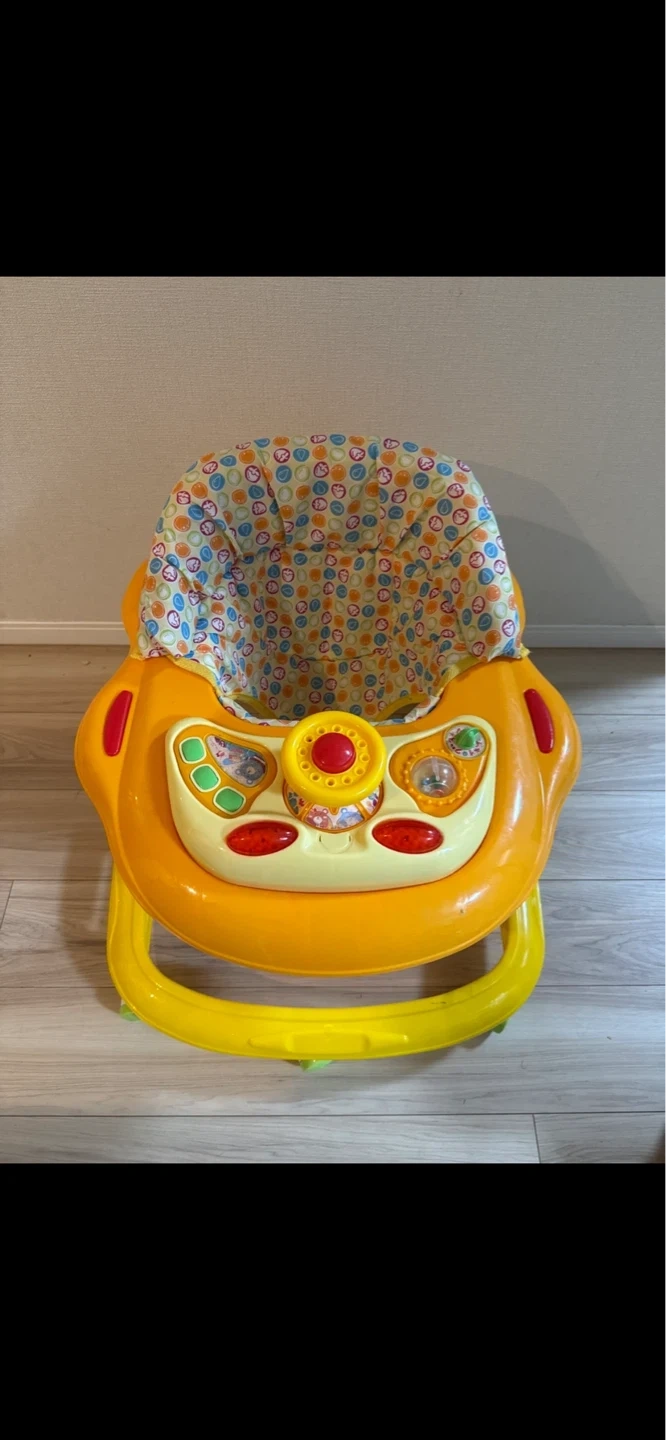 ベビーウォーカー 歩行器 イエロー おもちゃ付き