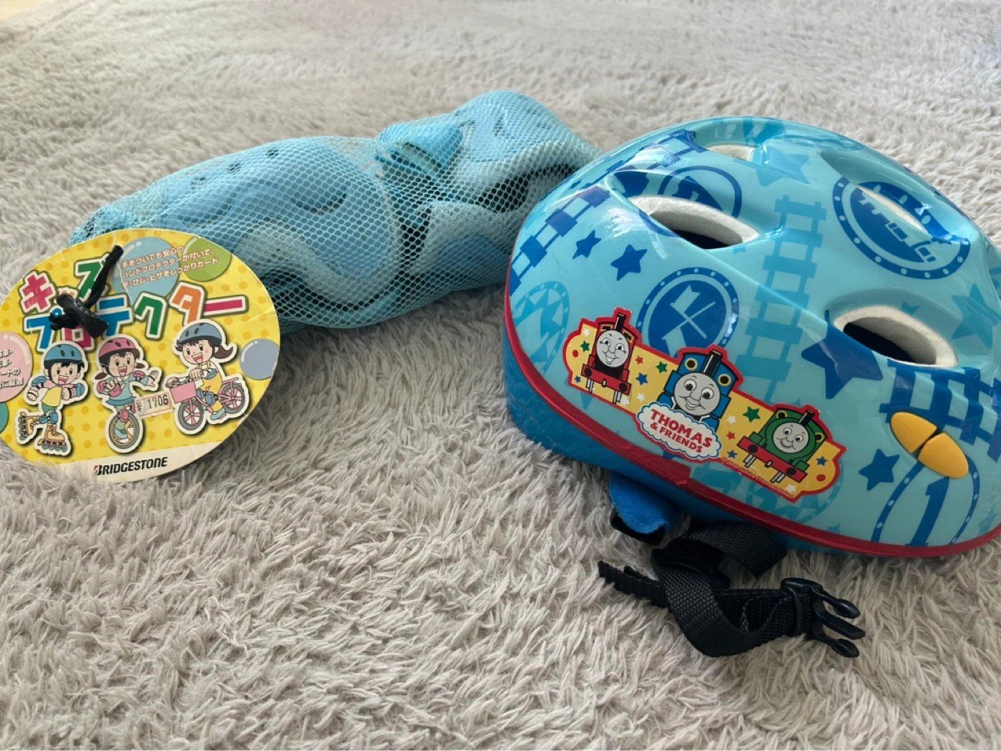 ブリヂストン キッズヘルメット プロテクターセット トーマスの写真5枚目