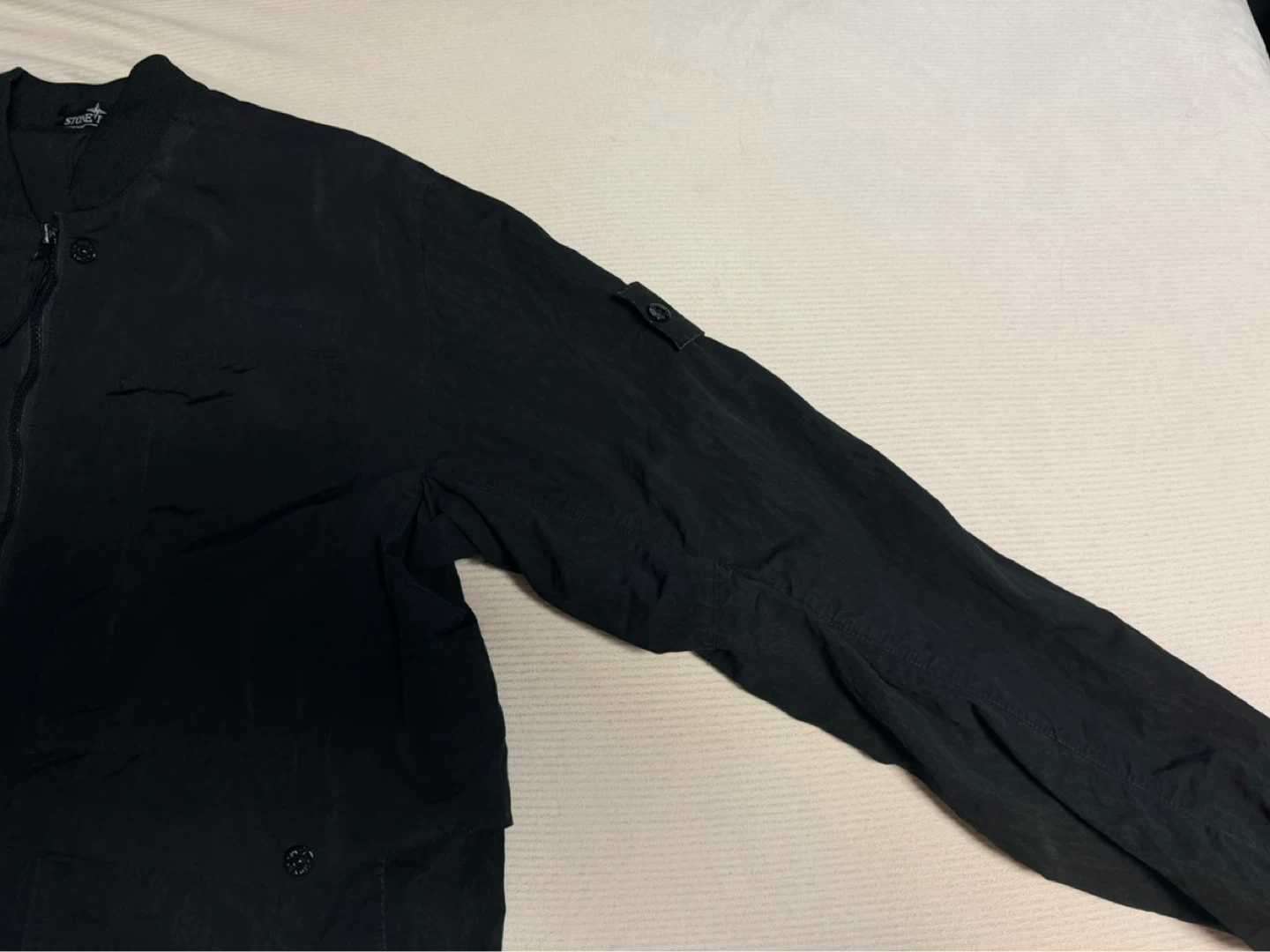 ストーンアイランド ブラック ブルゾンの写真2枚目