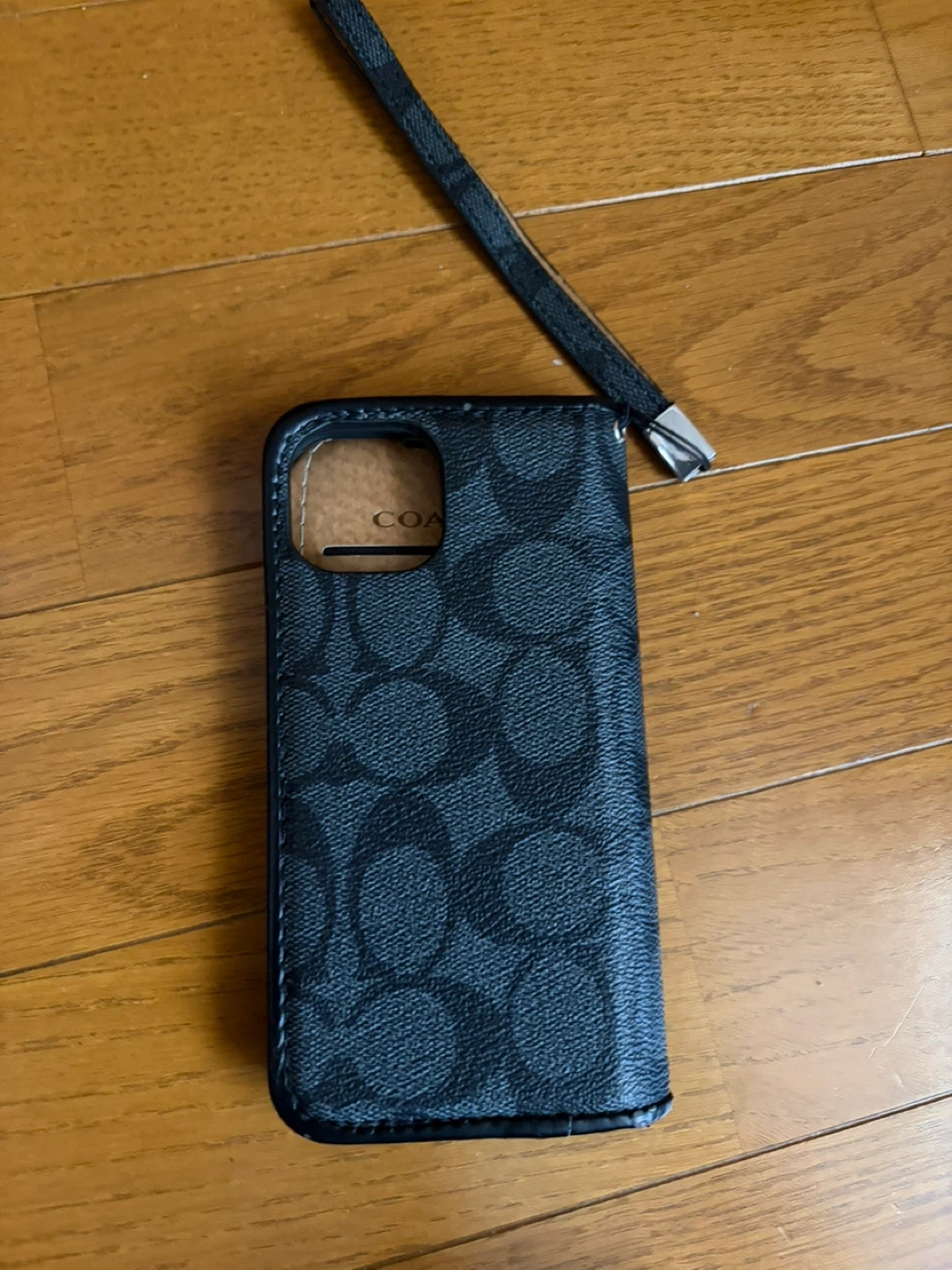 コーチ iPhone14手帳型ケース 黒の写真3枚目