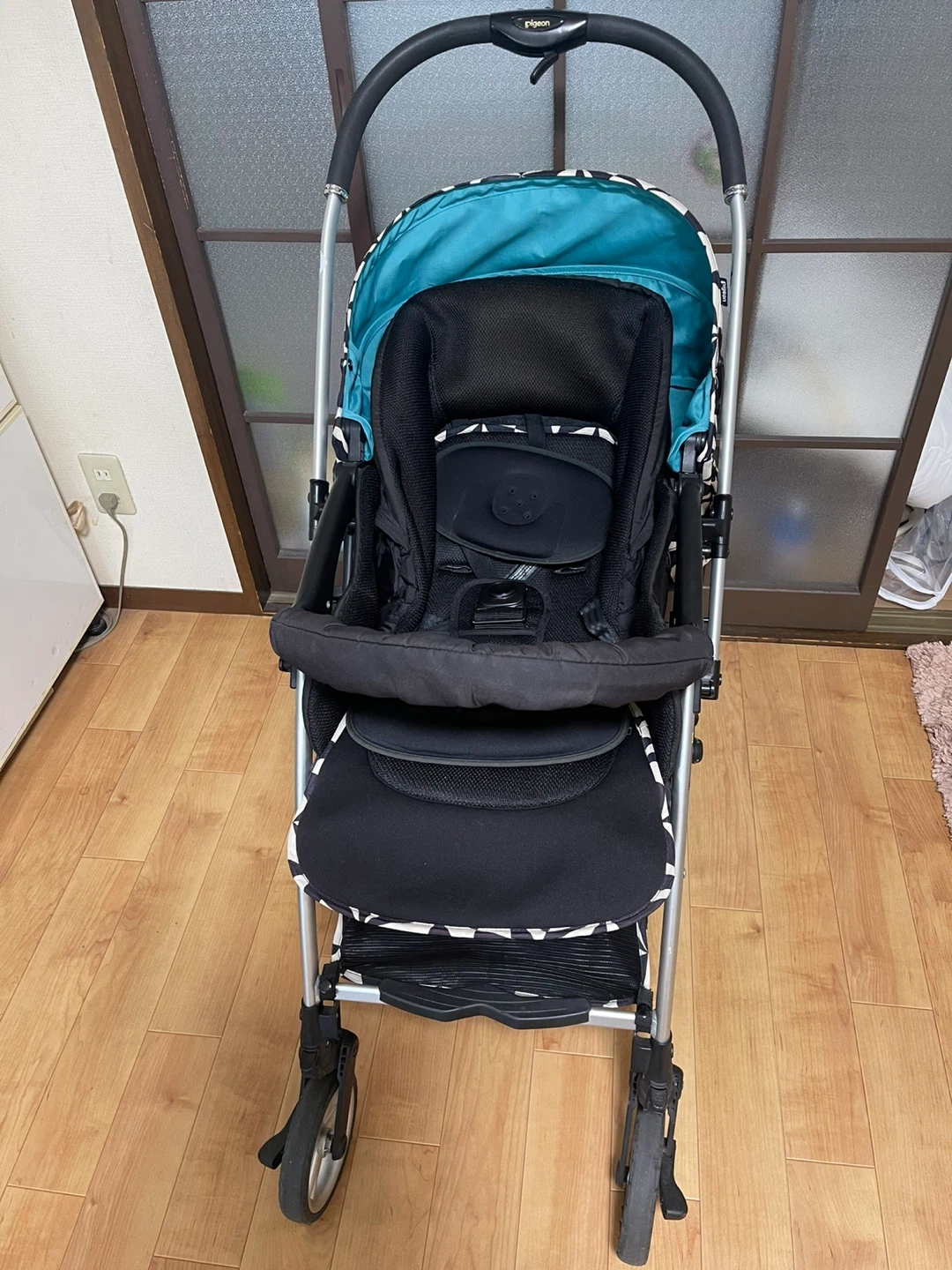 ¥5000→¥3000最終値下げ ピジョン ランフィエフ プリズムモノクロ A形ベビーカー