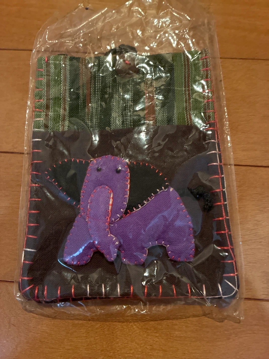 ゾウのアップリケ付き 布製ポーチ