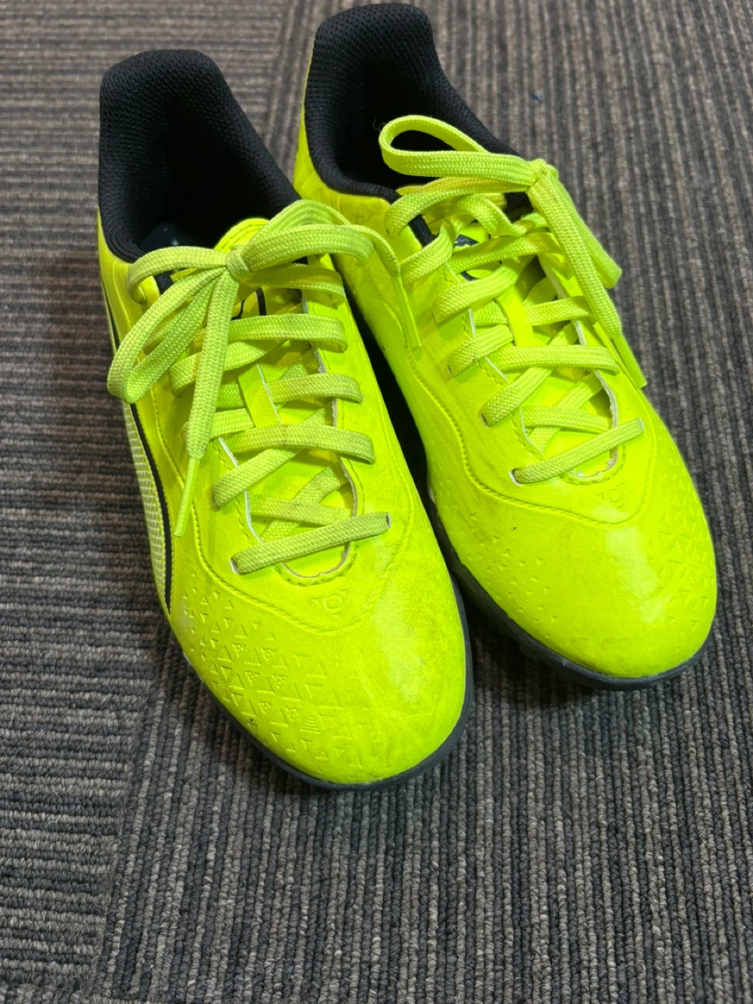 プーマ サッカートレーニングシューズ