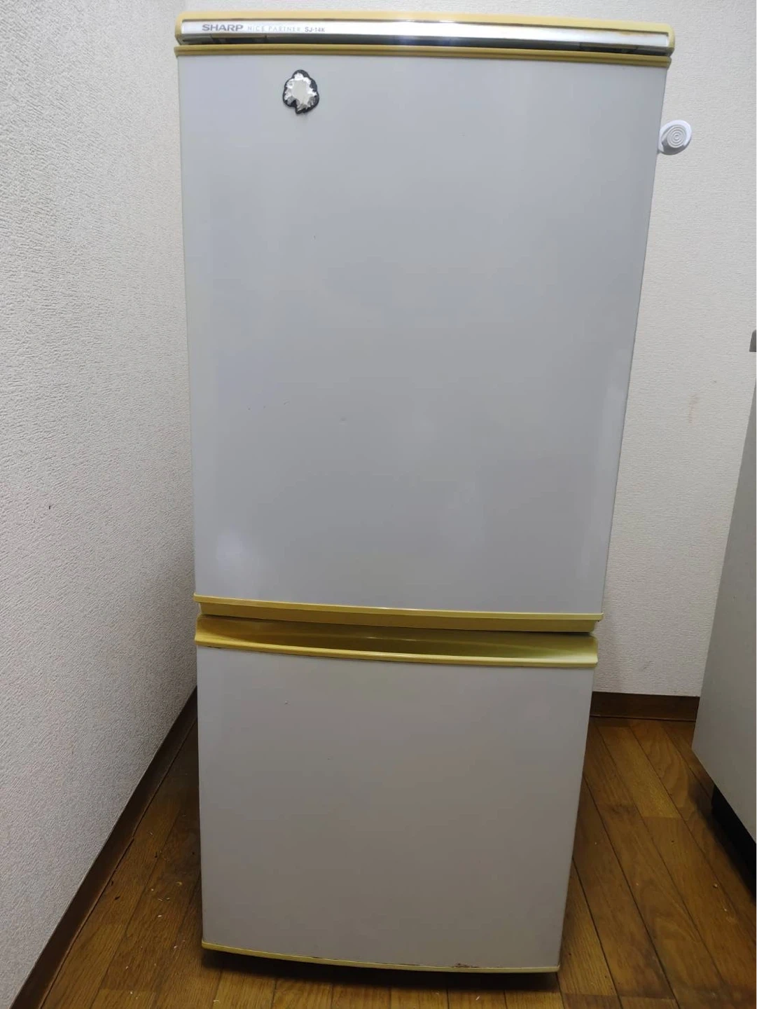 シャープSJ-14k-W 冷蔵庫