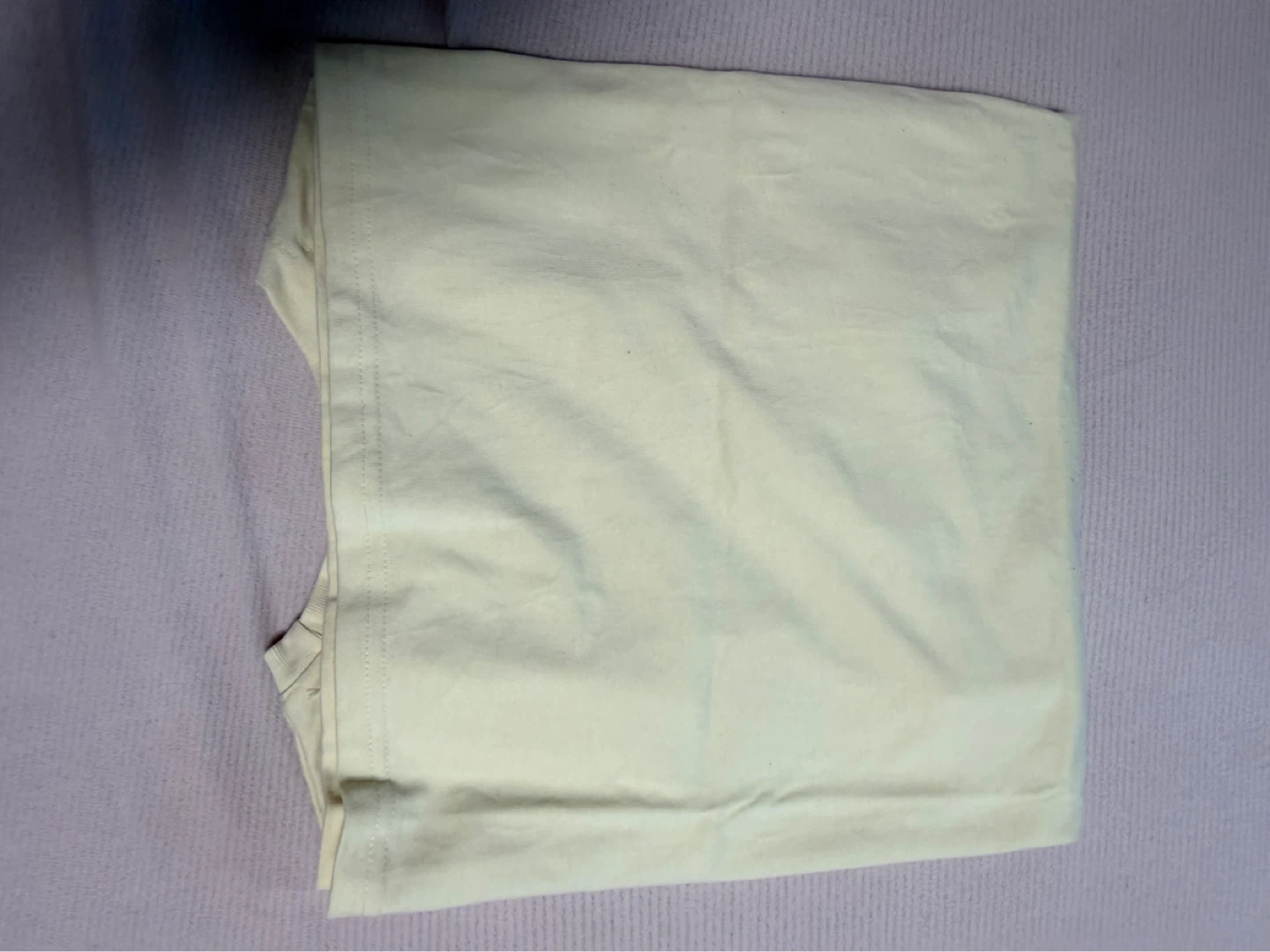 新品・未使用バーバリー 半袖Tシャツ クリーム色 XLサイズの写真2枚目