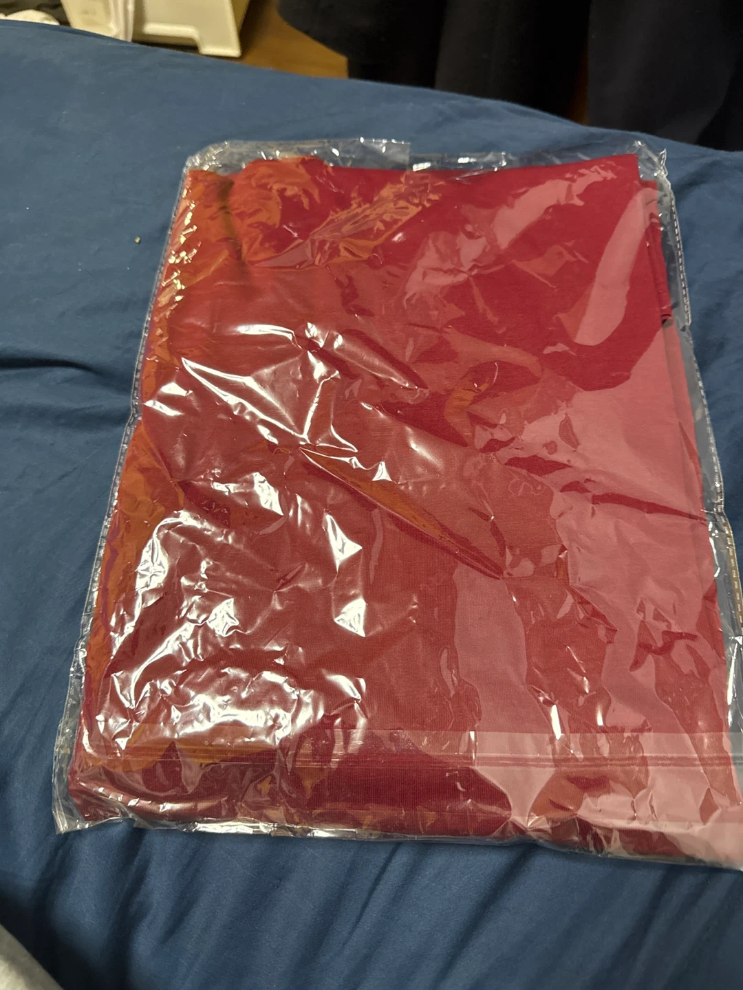 エンポリオアルマーニ Tシャツ 赤の写真2枚目