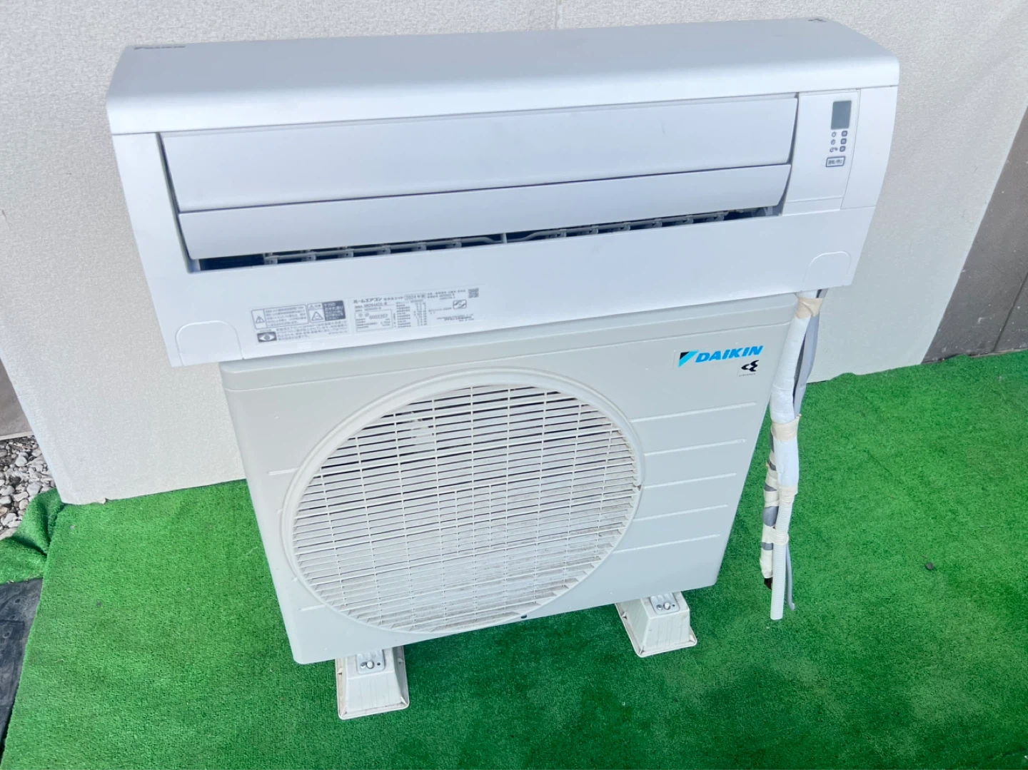 ダイキン製エアコン(2024年モデル、100V)は良好な状態です。