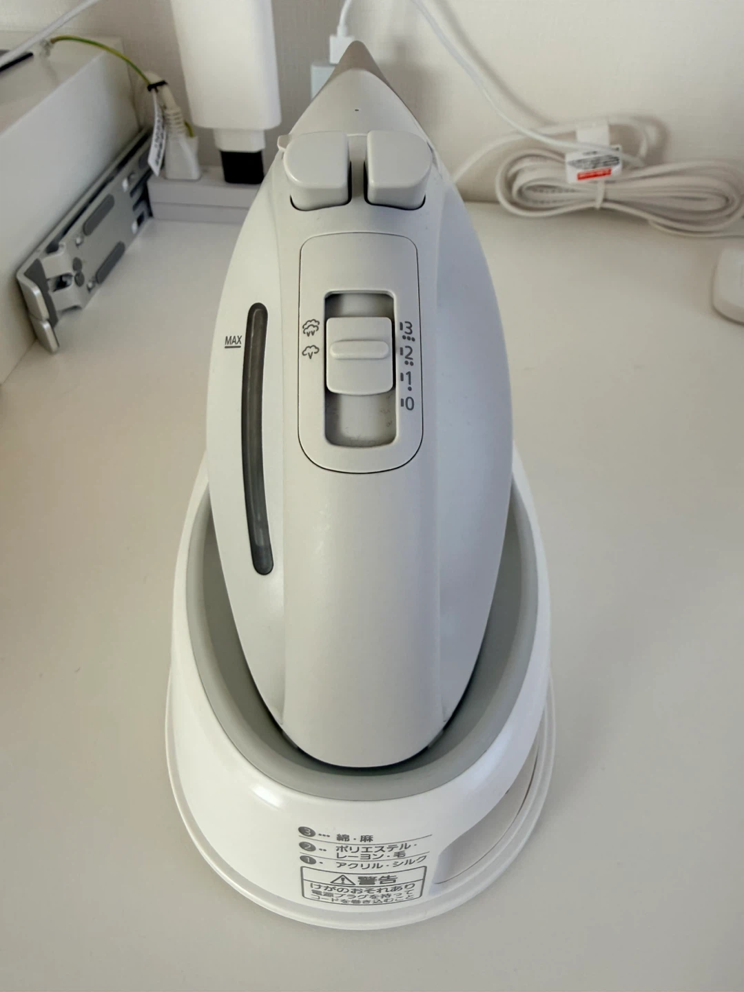 パナソニック コードレススチームアイロン NI-QL300の写真5枚目