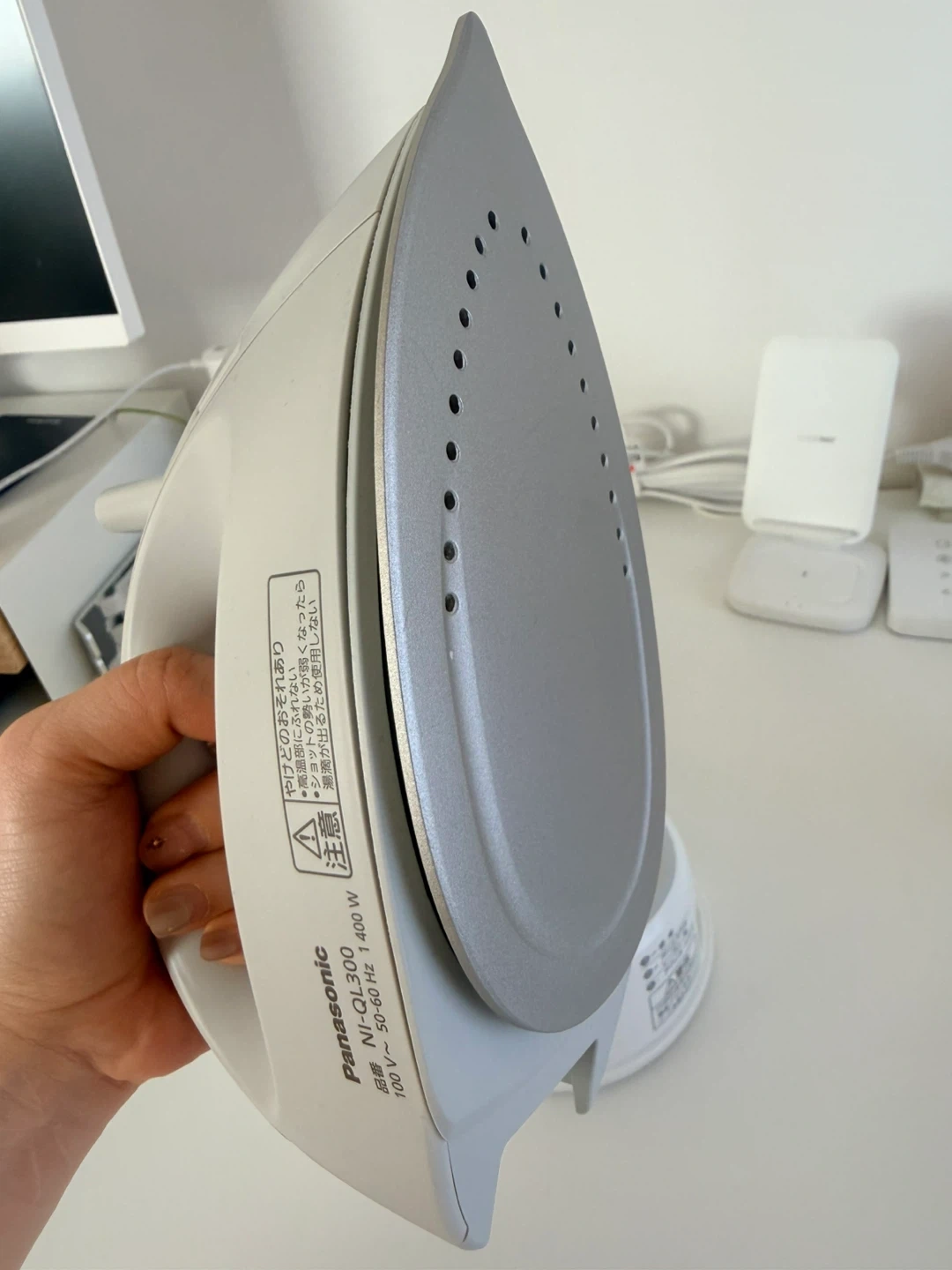 パナソニック コードレススチームアイロン NI-QL300の写真3枚目