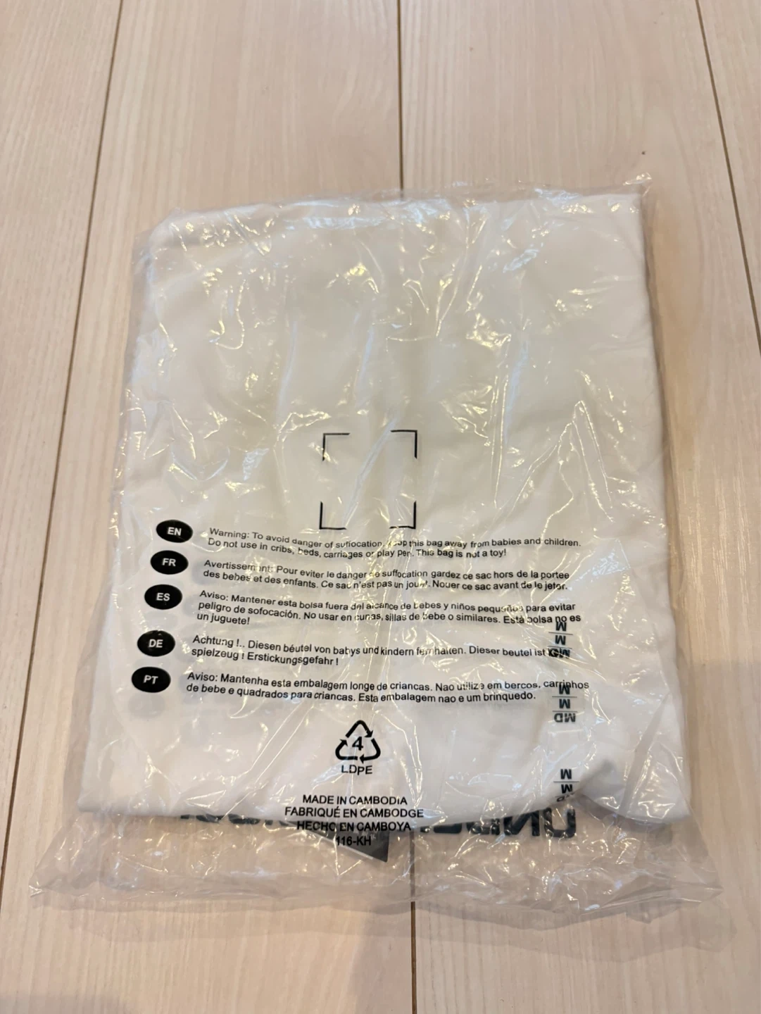 【新品未使用】定価¥2750 アンダーアーマー Tシャツ ホワイト MDサイズの写真3枚目