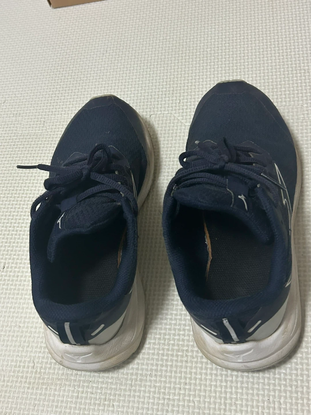 22.5cm MIZUNO(ミズノ) エスペランザー Jr. 子ども 運動靴 軽量 ネイビーの写真2枚目
