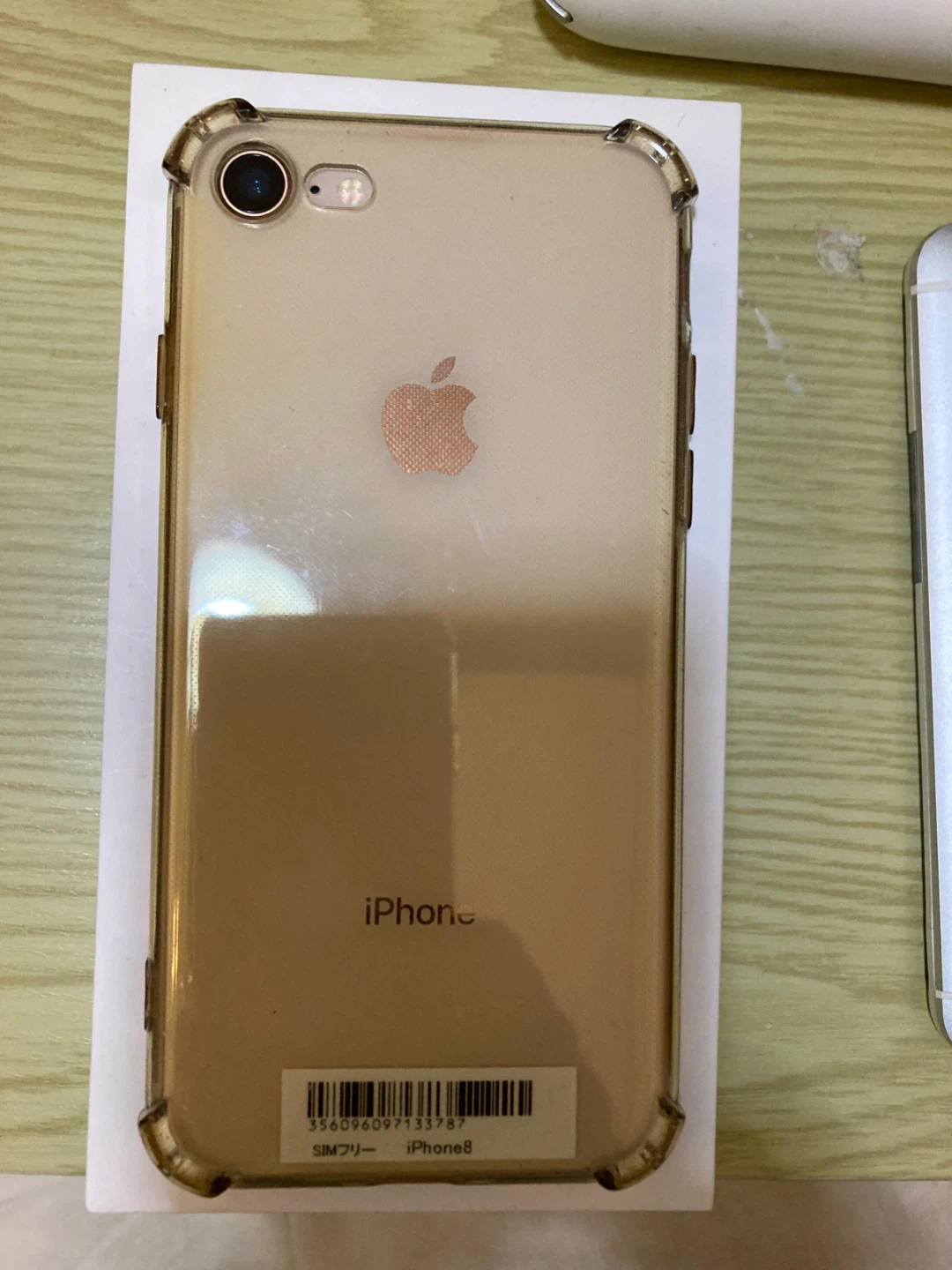 iPhone8 ゴールド SIMフリー