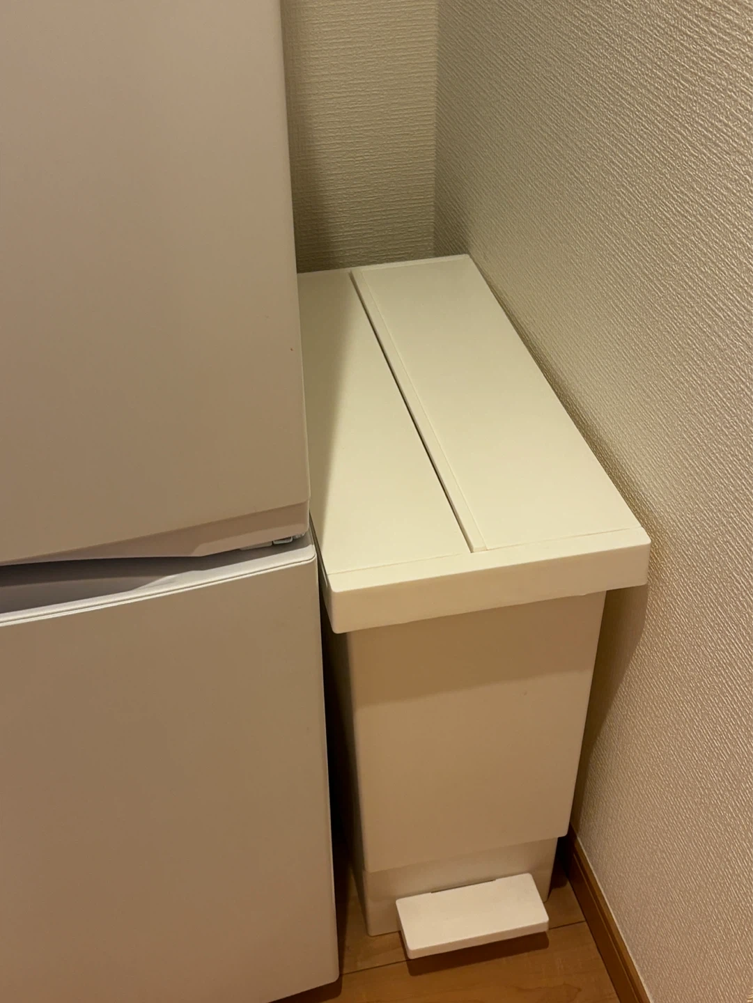 【ニトリ】両開きペール ごみ箱 40L(ホワイト)の写真2枚目