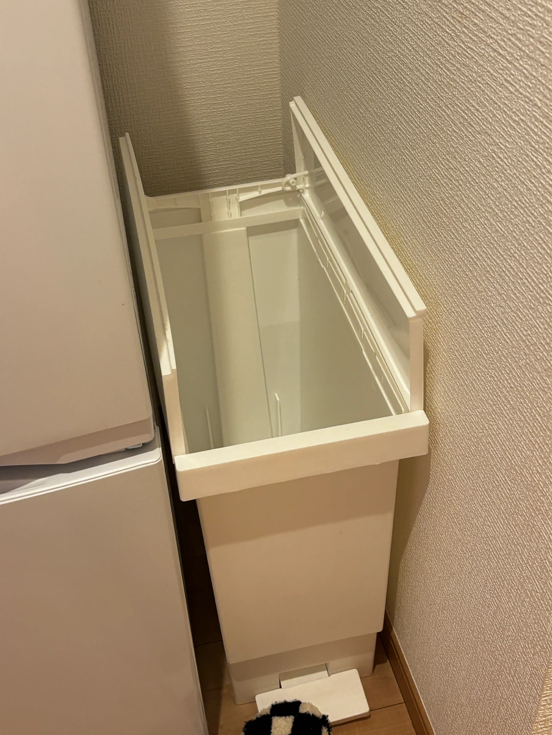 【ニトリ】両開きペール ごみ箱 40L(ホワイト)の写真3枚目