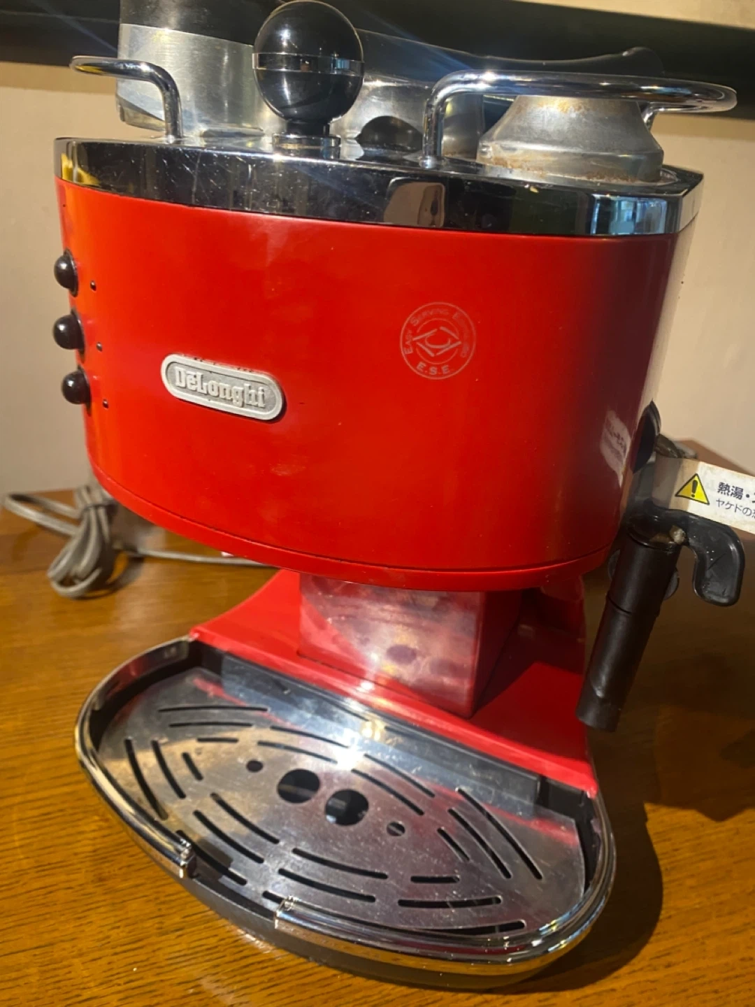 デロンギ エスプレッソマシン 赤