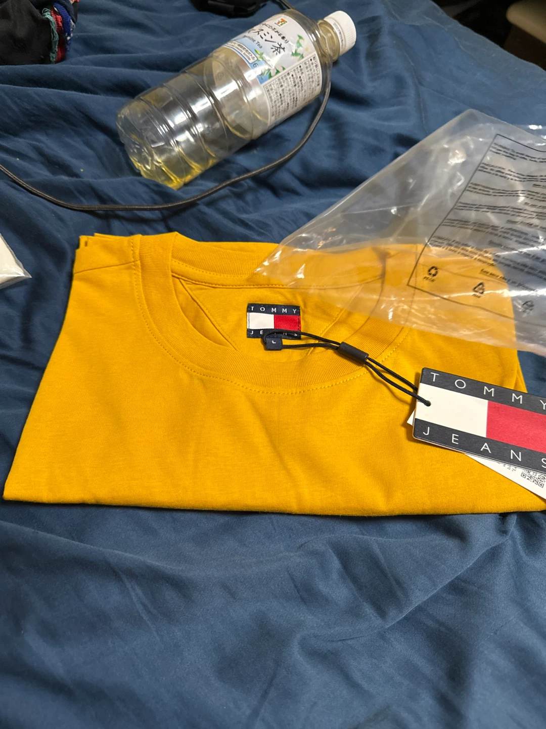 トミーヒルフィガー Tシャツ 黄 L
