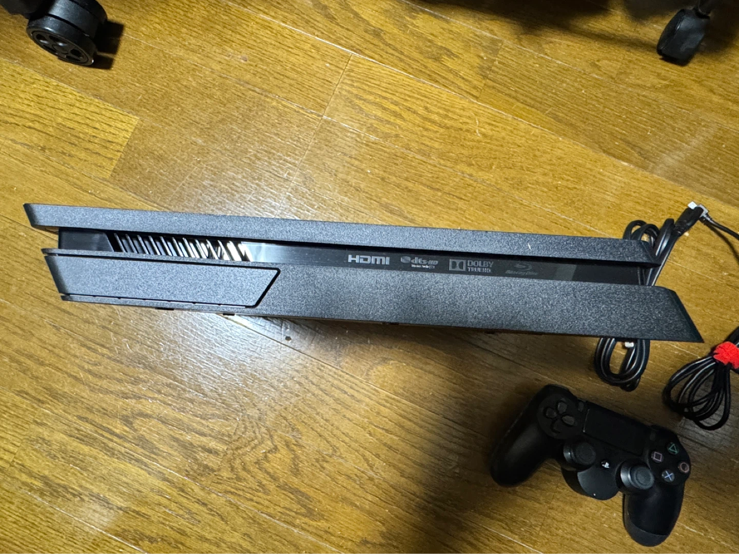 【箱あり】PS4 500GB CUH-2200A Jet Black 背面ボタン付きの写真3枚目