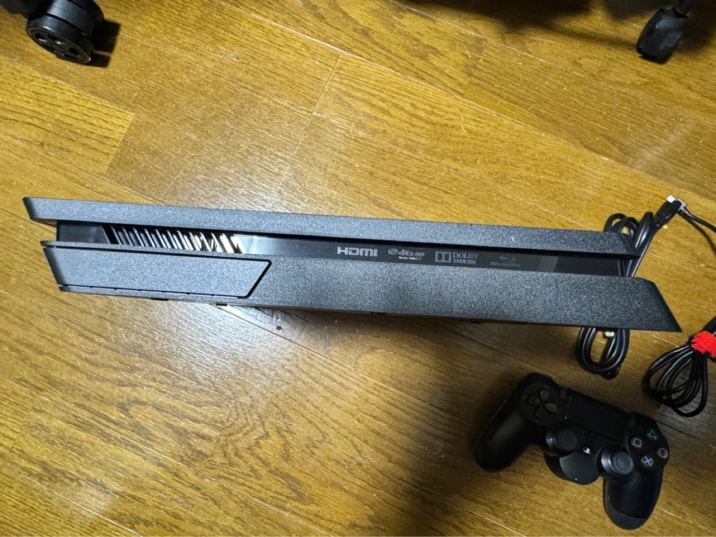 【箱あり】PS4 500GB CUH-2200A Jet Black 背面ボタン付きの写真3枚目