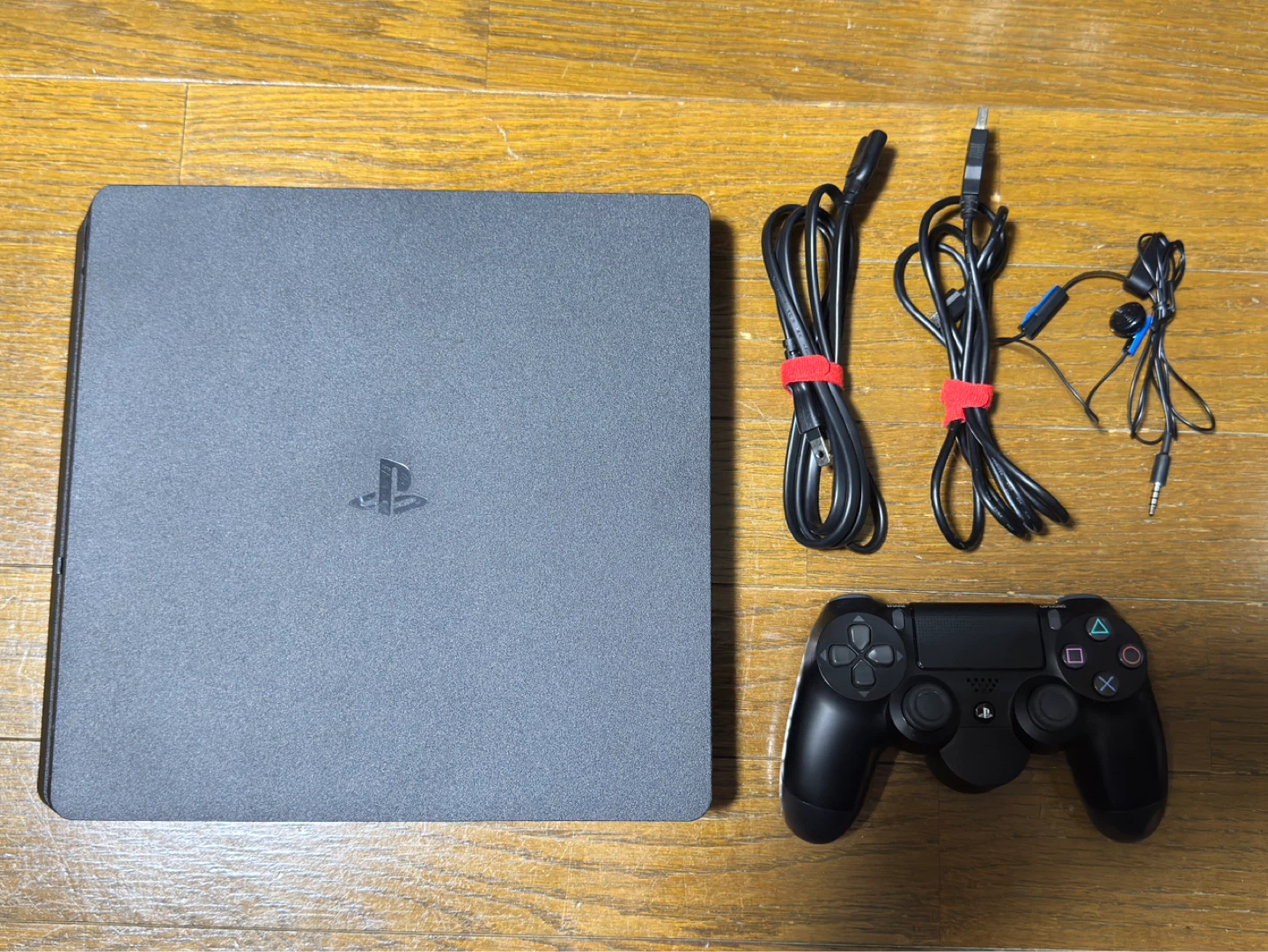 【箱あり】PS4 500GB CUH-2200A Jet Black 背面ボタン付き