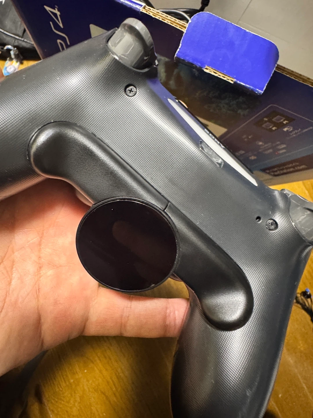 【箱あり】PS4 500GB CUH-2200A Jet Black 背面ボタン付きの写真7枚目