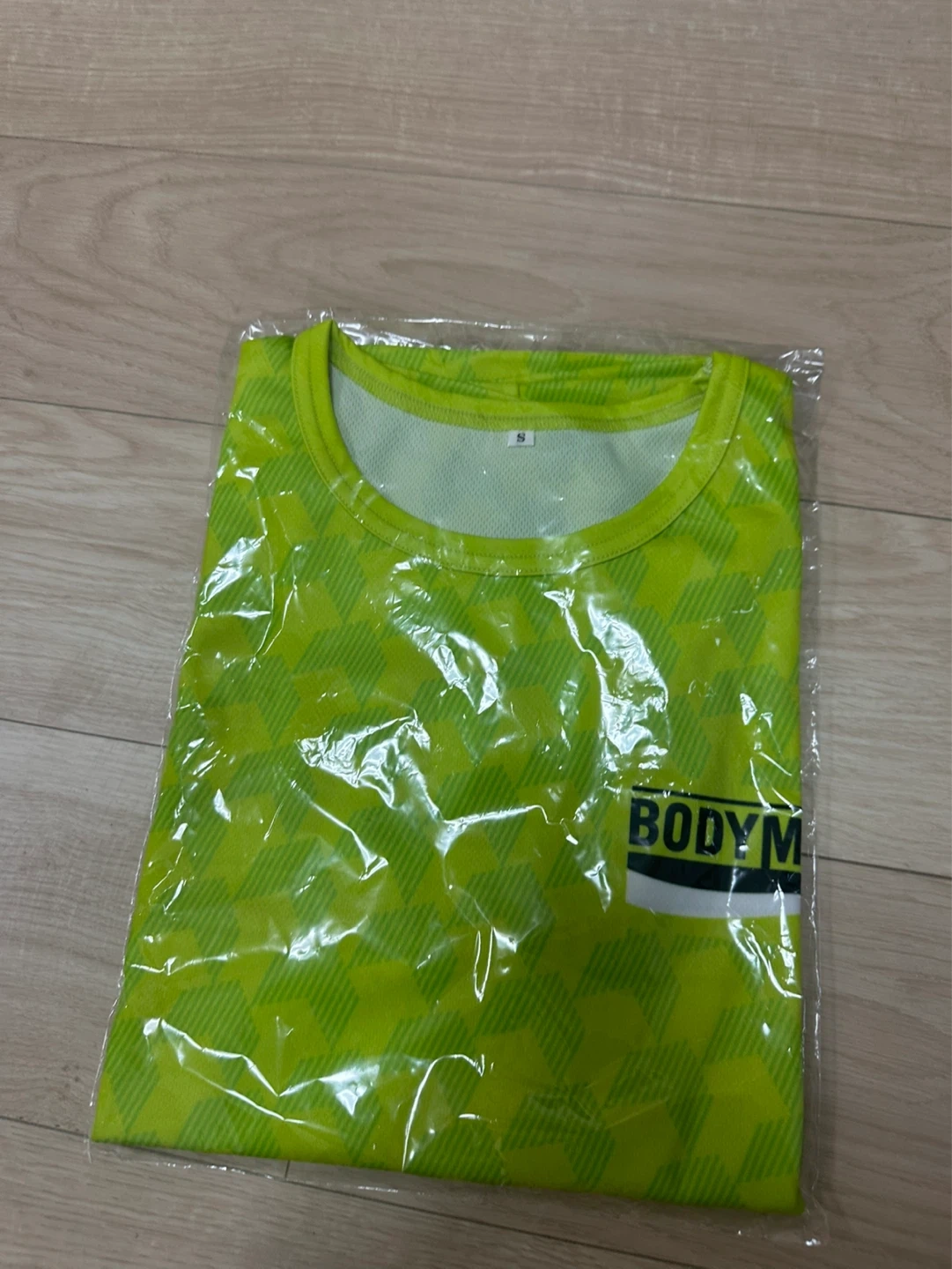 ボディーメンテ Tシャツ 黄緑 Sサイズ