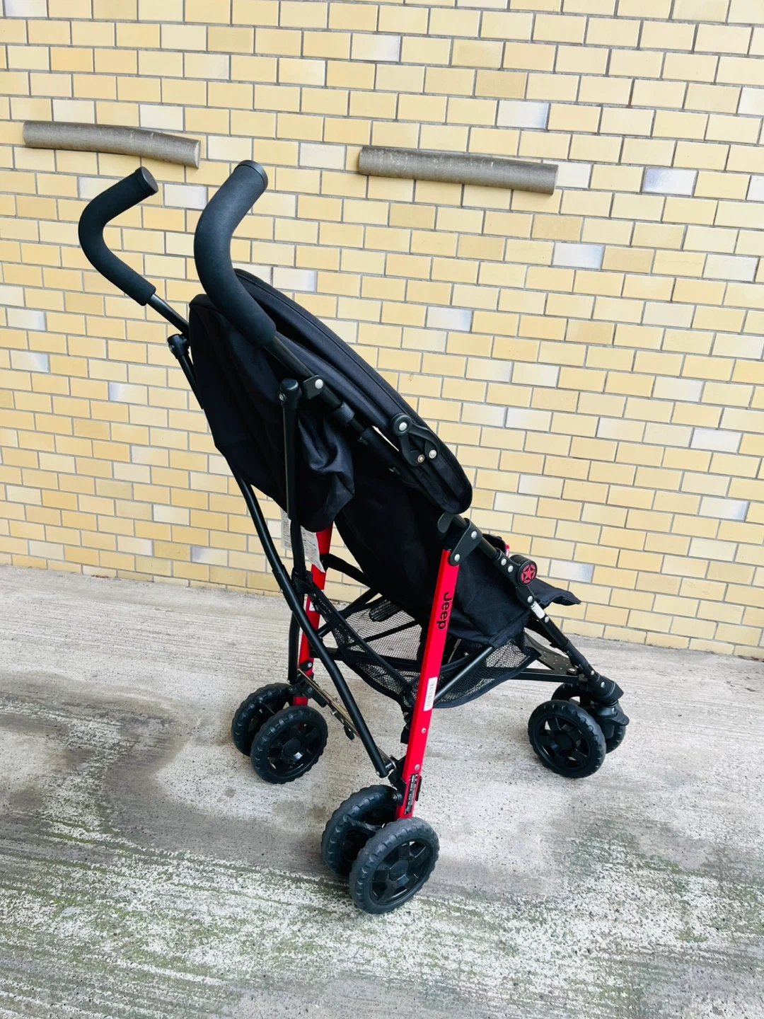 きれい 軽量で旅行用に最適です ジープ ベビーカー アドベンチャー 黒 b型の写真4枚目