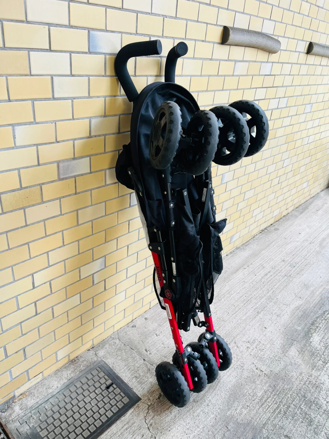 きれい　軽量で旅行用に最適です　ジープ ベビーカー アドベンチャー 黒　b型の写真7枚目
