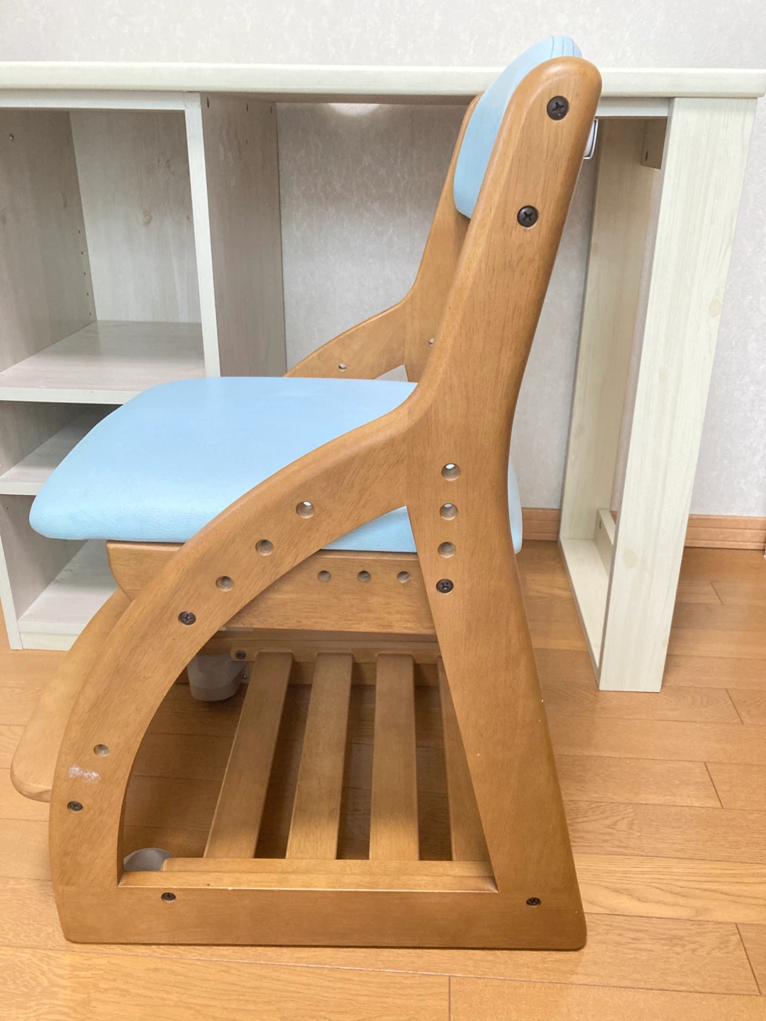 家前引き取り限定　机と子供用イス　セットの写真9枚目