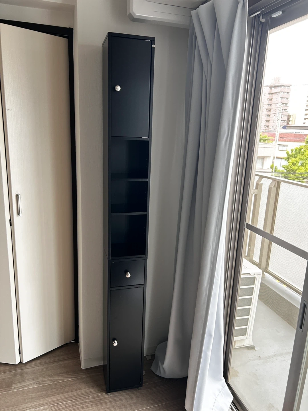 隙間収納棚