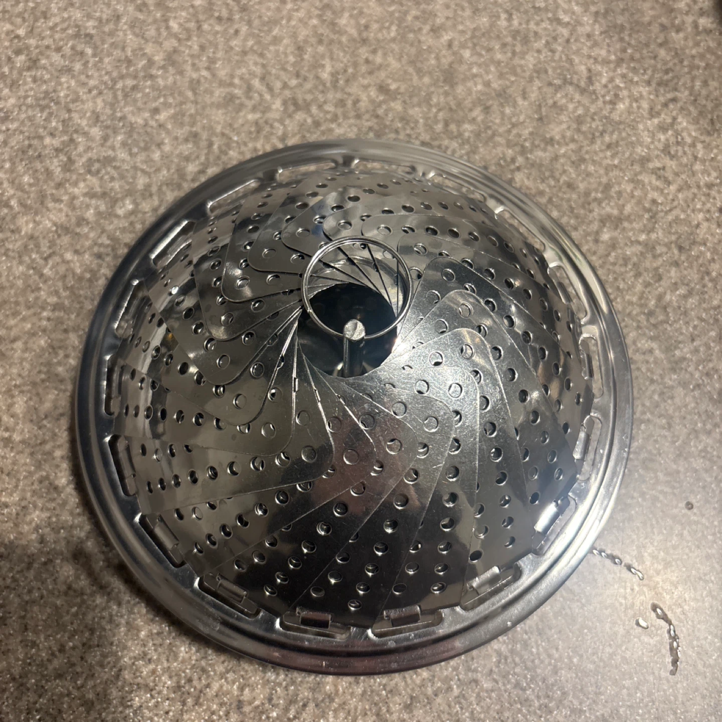 ダイソー ステンレス折りたたみ蒸し器 23.5cm