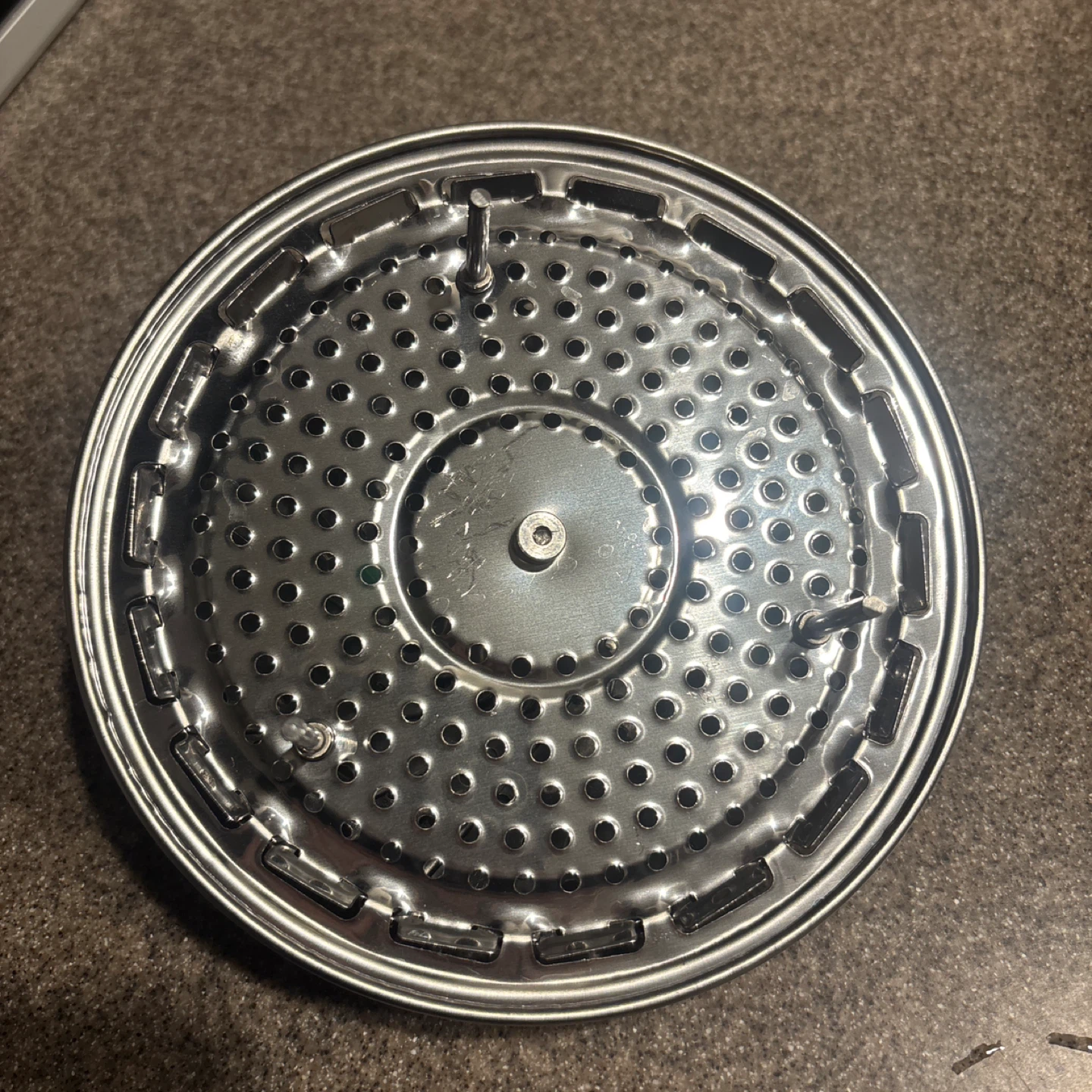 ダイソー ステンレス折りたたみ蒸し器 23.5cmの写真2枚目