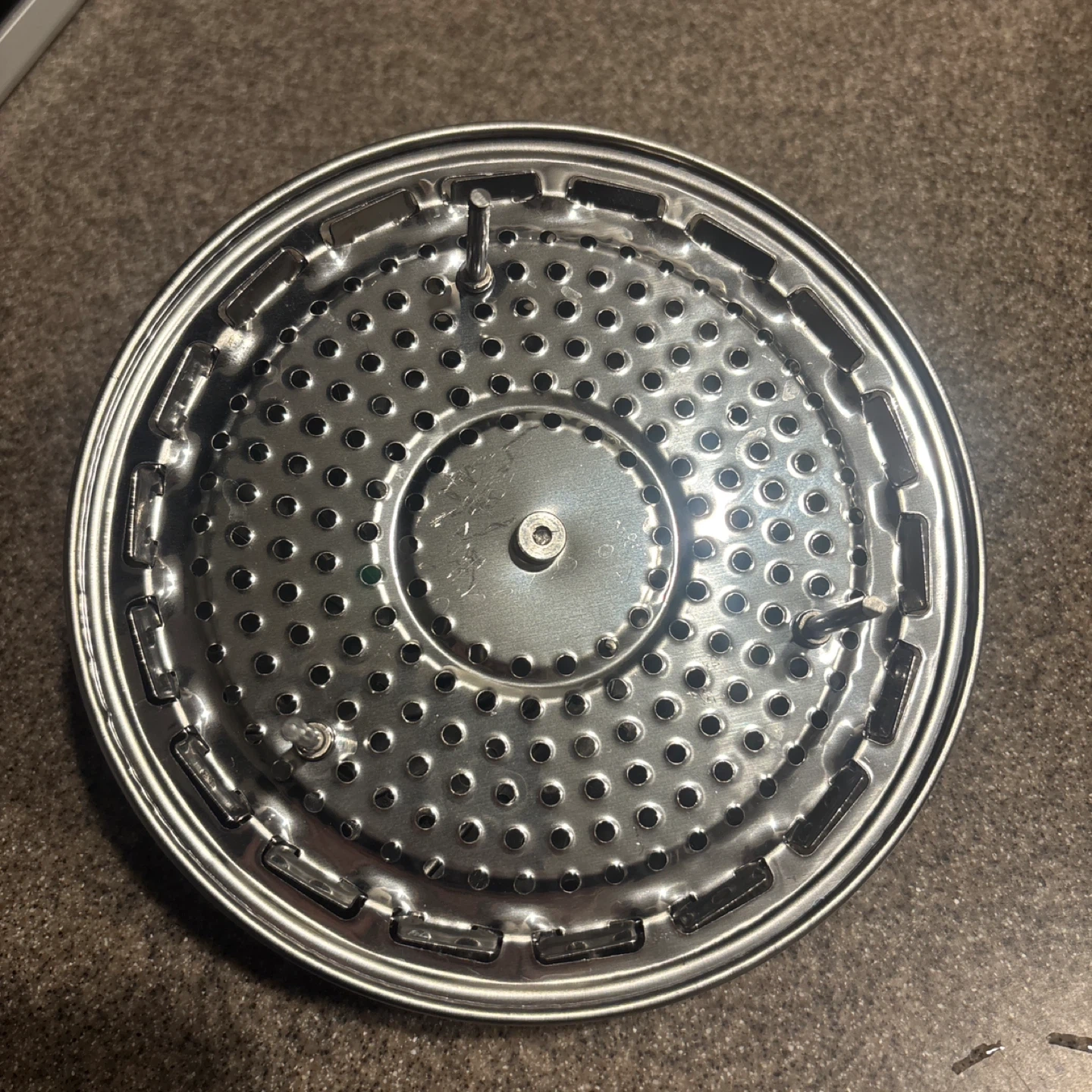 ダイソー ステンレス折りたたみ蒸し器 23.5cmの写真2枚目