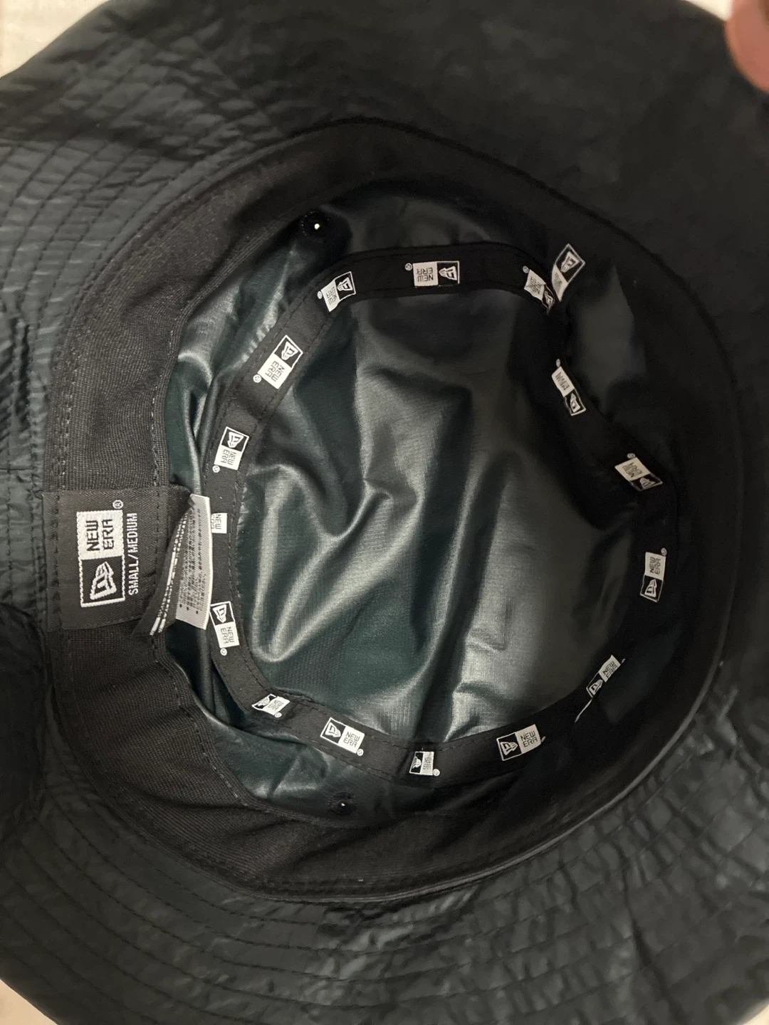 ニューエラ バケットハット 黒 S/Mサイズ 新品3千から4千ぐらいの写真2枚目