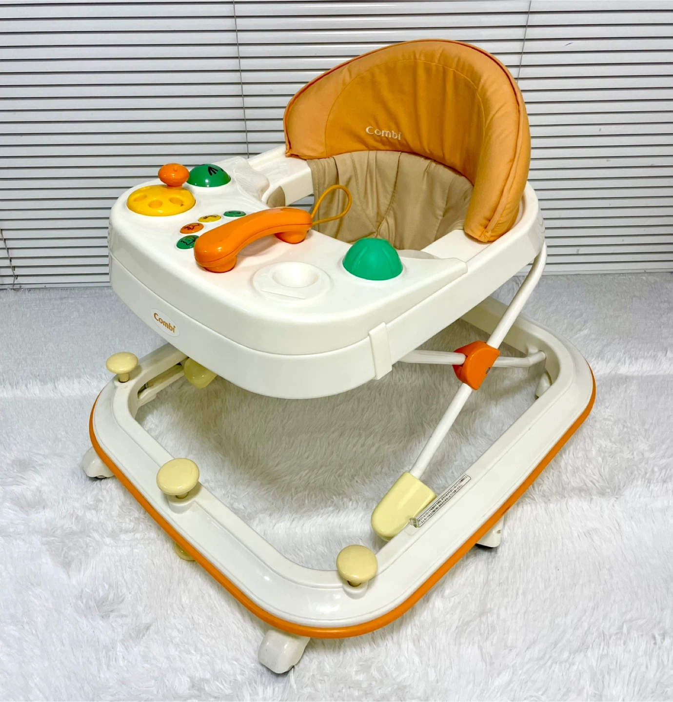 【除菌・クリーニング済】コンビ Combi よちよちキーパー [月齢 7ヶ月~15ヶ月頃まで