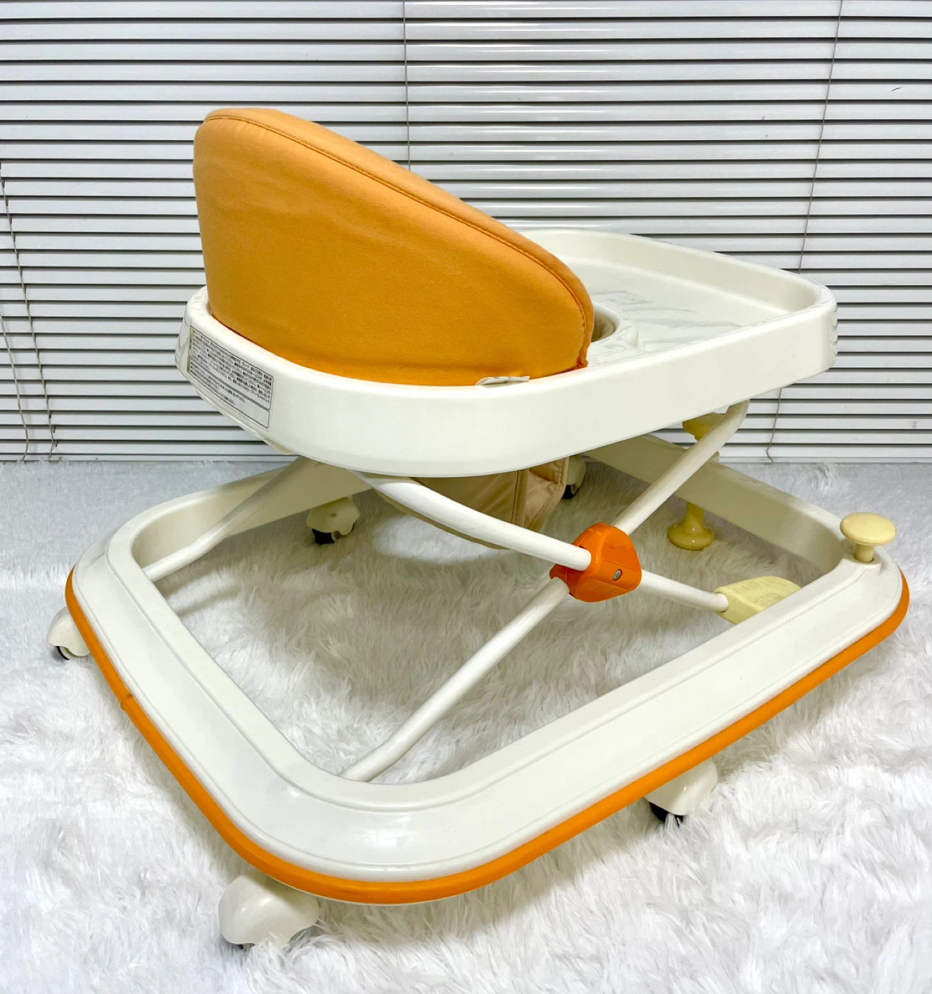 【除菌・クリーニング済】コンビ Combi よちよちキーパー [月齢 7ヶ月～15ヶ月頃までの写真4枚目