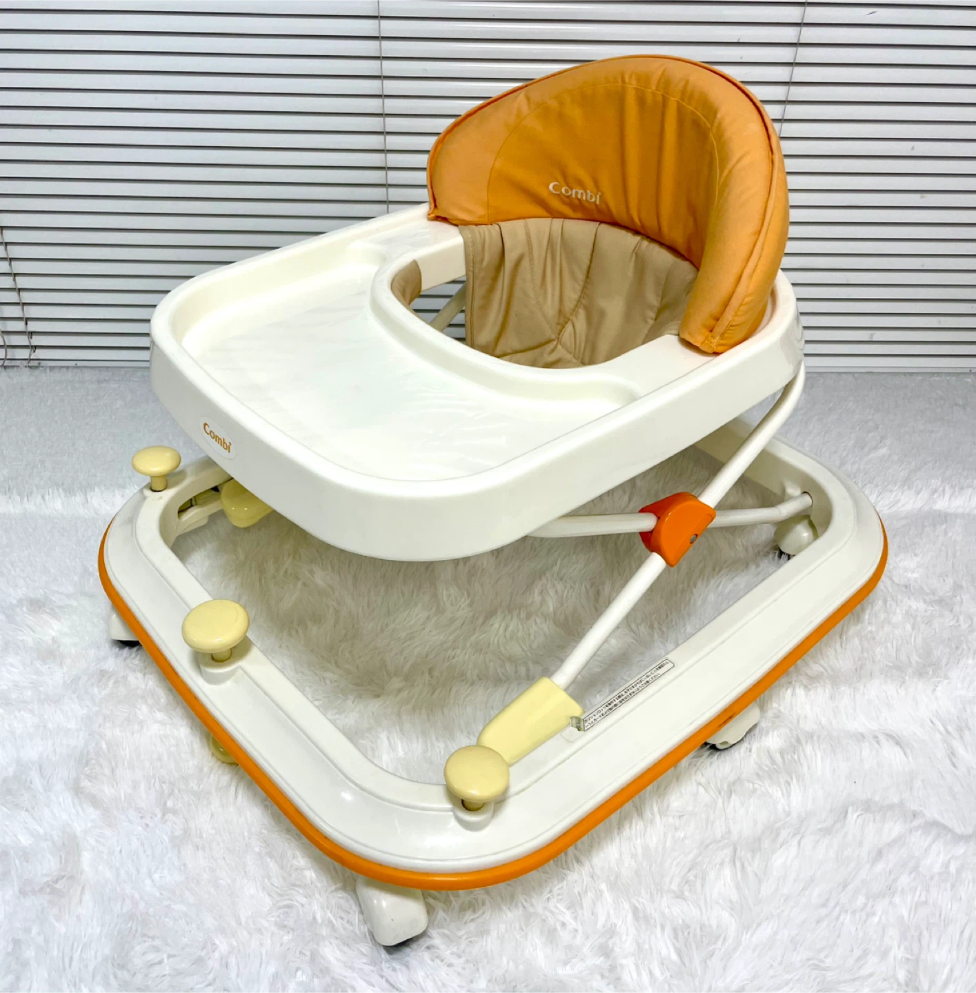 【除菌・クリーニング済】コンビ Combi よちよちキーパー [月齢 7ヶ月～15ヶ月頃までの写真2枚目