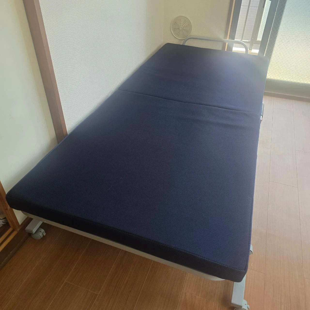 折りたたみ式移動ベッドを販売します。の写真2枚目