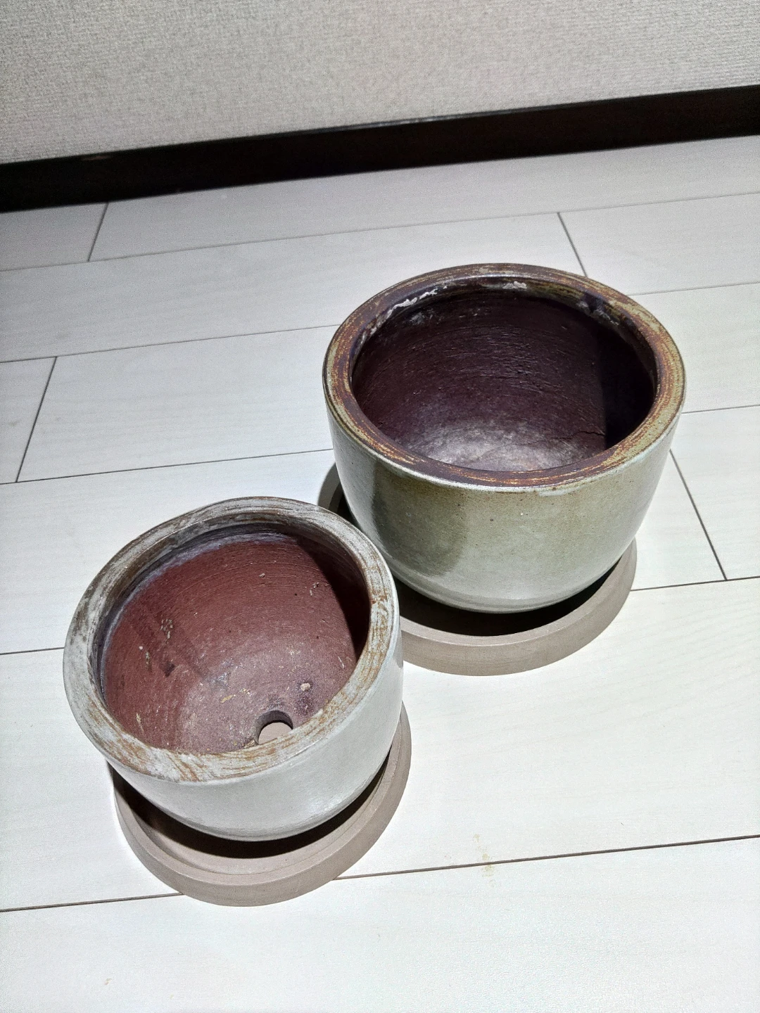 陶磁器 植木鉢 2個セット(大小)+受け皿2付き(大小)