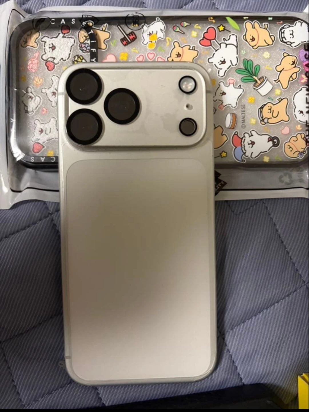 iPhone Pro Max 17 256gb シルバーの写真4枚目