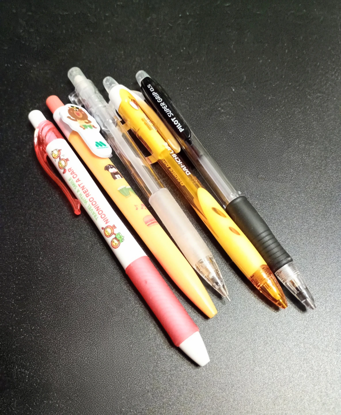 ボールペ２本＆ シャープペン３本 文房具セット
