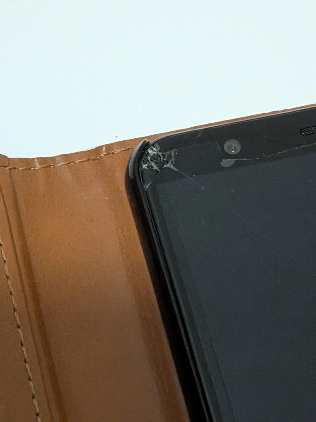 【5月中のみ出品!】Huawei novalite2本体(手帳型ケースと充電器付き)の写真4枚目