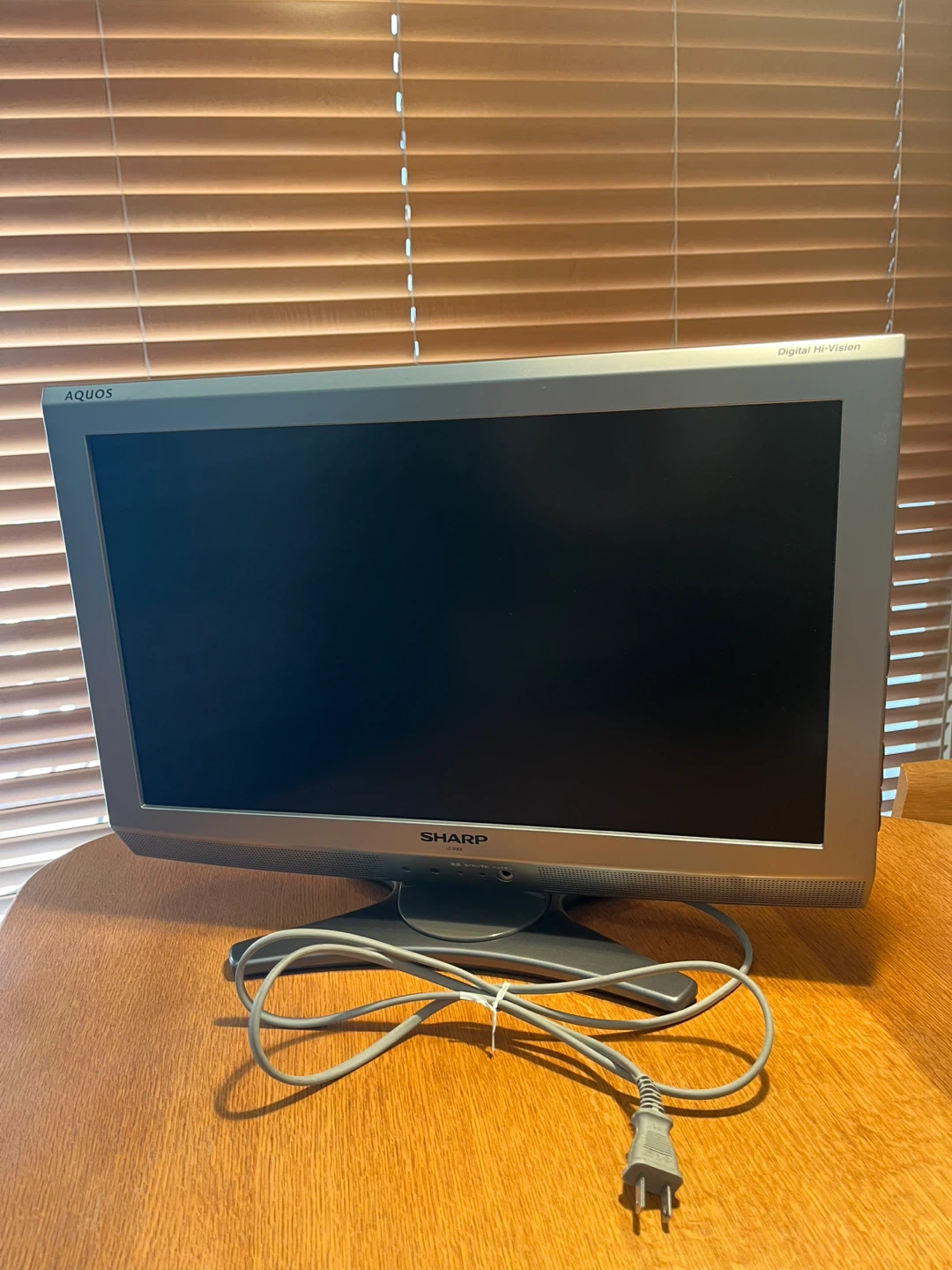 シャープ 液晶テレビ AQUOS LC-20E6 20インチ